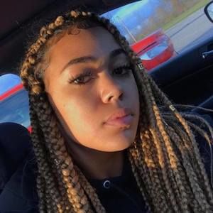 Meet your Posher, Karaya